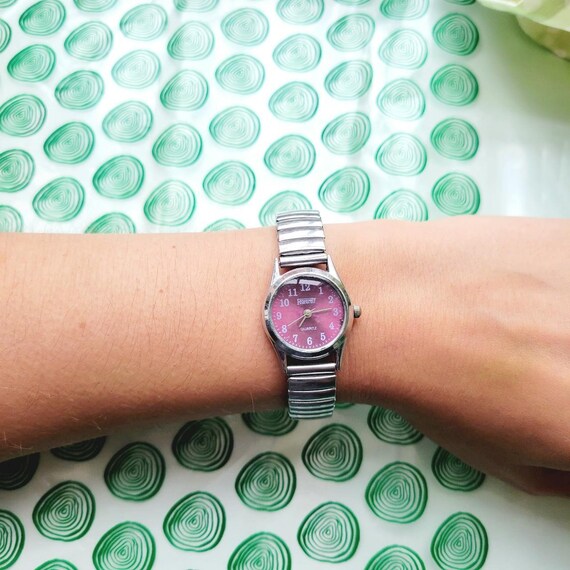 Featurely 2025 quartz watch