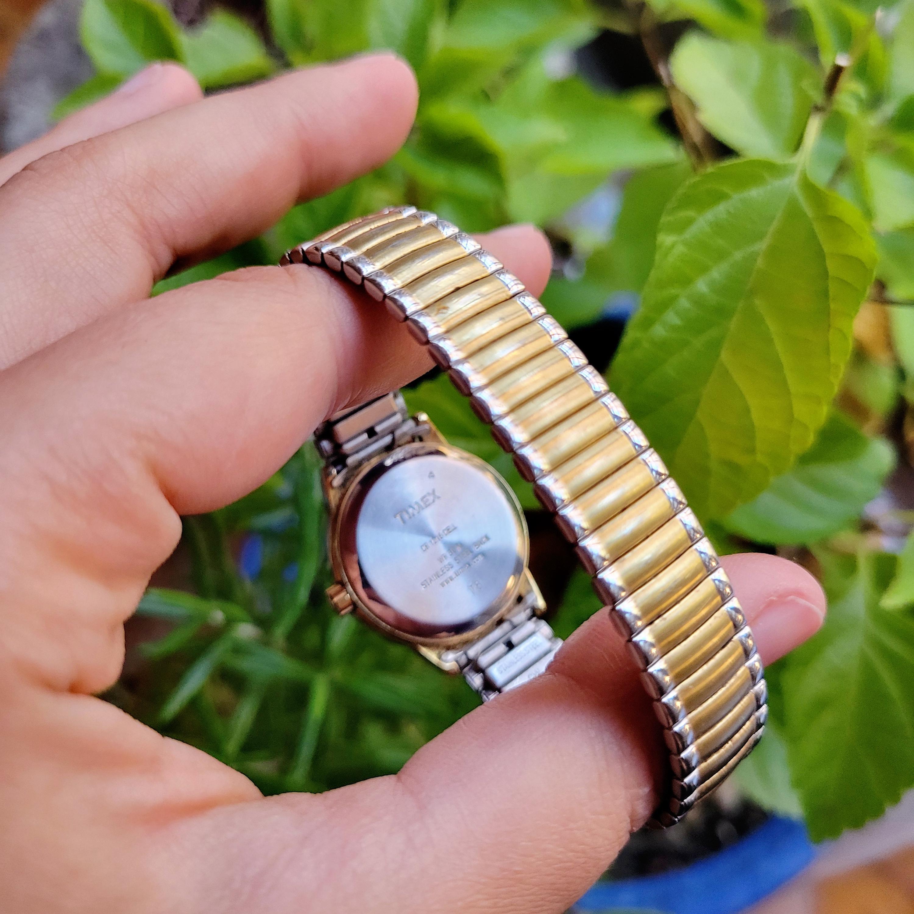 Vintage Timex Indiglo Classic Womens Womans Gold & Silver  display picture 1