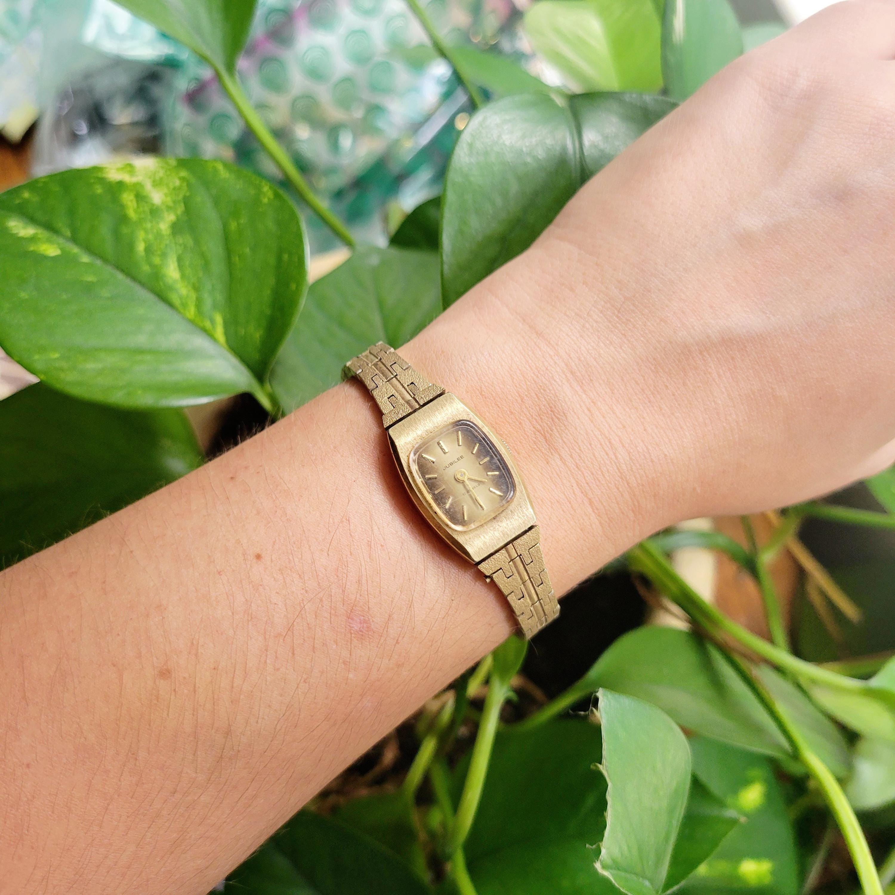 Mrs.Antique/vintages★ Vintage Jubilee 17 Jewels Dainty Classic Gold Watch - Etsy