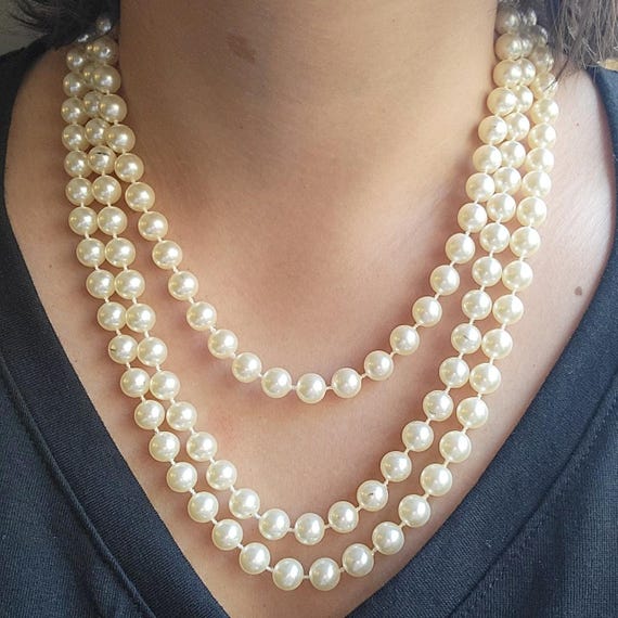 Vintage faux pearl necklace discount