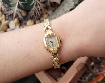 Vintage Art Deco Style Classic Womens Womans Gold Square Cushion Stretch Watch Vintage 10K RGP Bulova Gold Art Deco Style Dainty Classic  main image 2