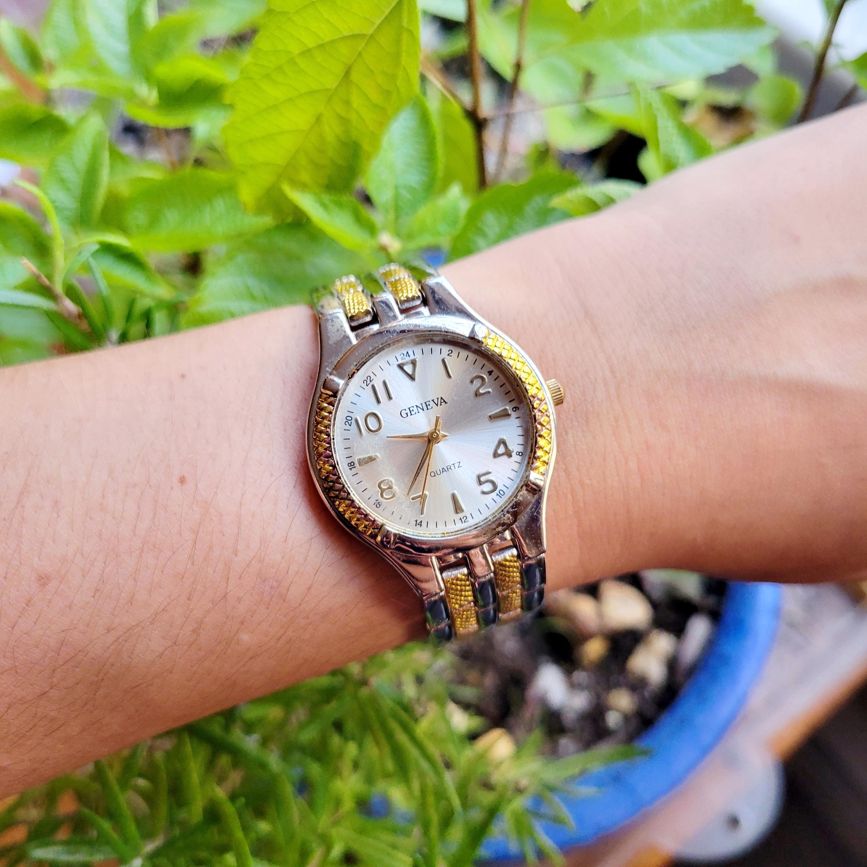 Geneva Vtg Gold & Silver Quartz Analog‎ Women\'s Slim Watch, Requires New Battery Sold out ❌ Glamorous vintage ladies watch by Geneva  main image 3
