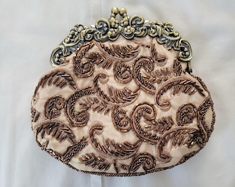 Vintage Ornate Art Nouveau Style Beaded Shell Gold & Cream Purse Clutch Hand Bag