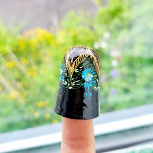 Vintage Handpainted Wooden Floral Thimble