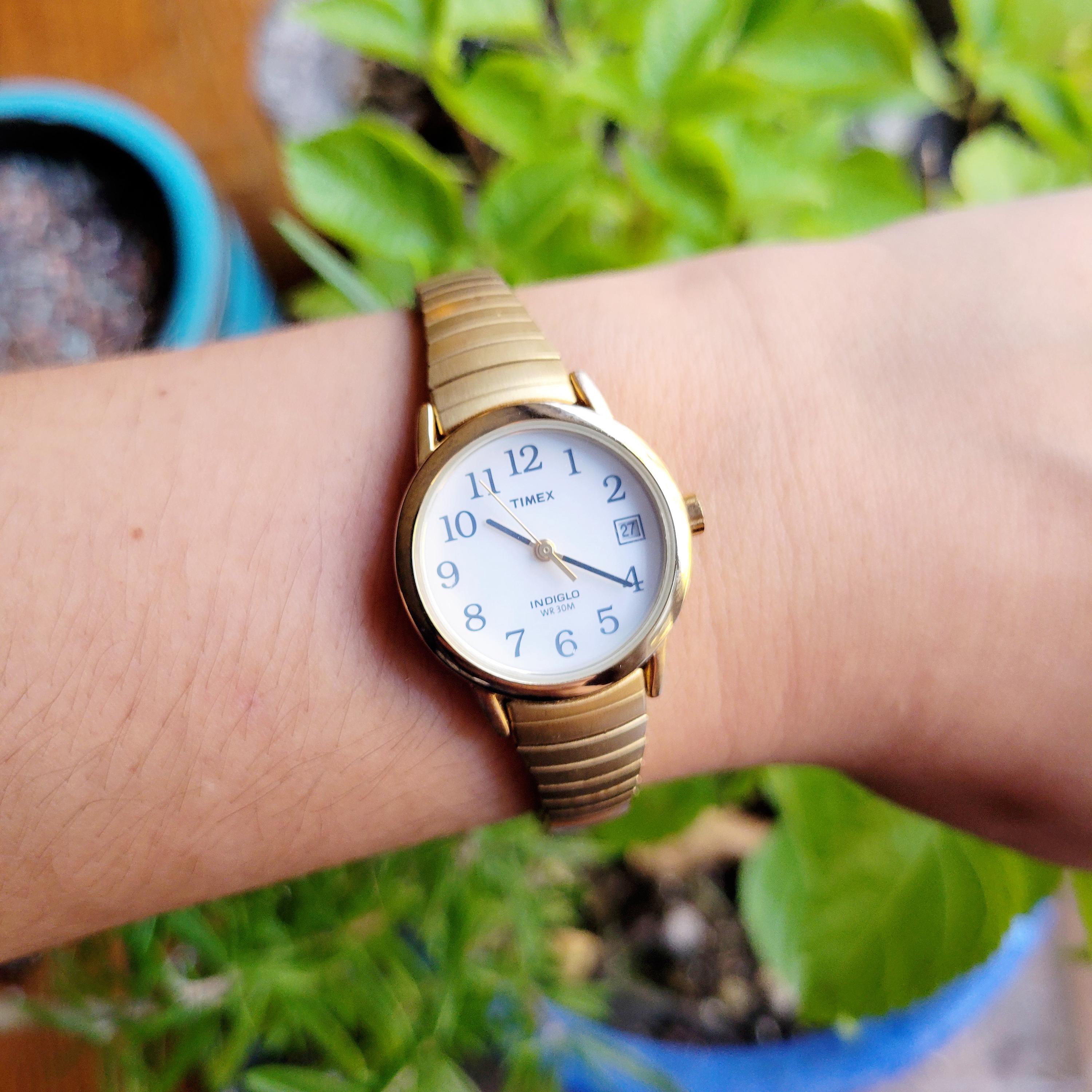 Vintage Timex Indiglo Women\'s 29mm Watch Beautiful Vintage Ladies Timex Indiglo Quartz WR 30M CR 1216  main image 4