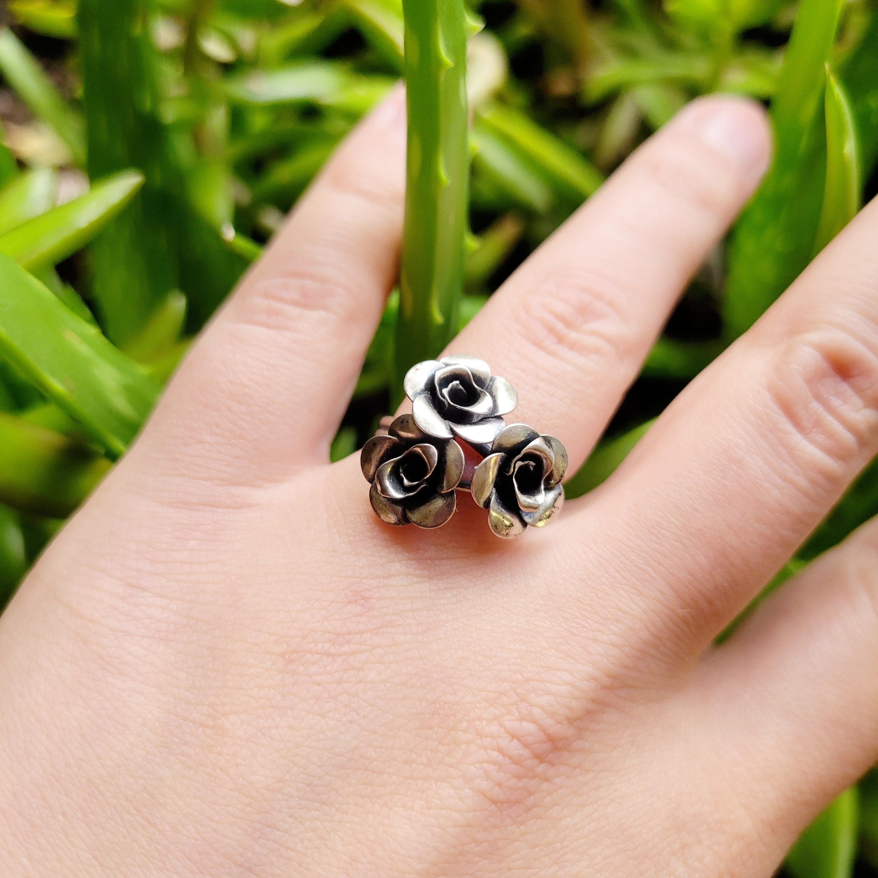 RARE* Vintage Beau Sterling 925 Sterling Silver Triple Rose Ring 