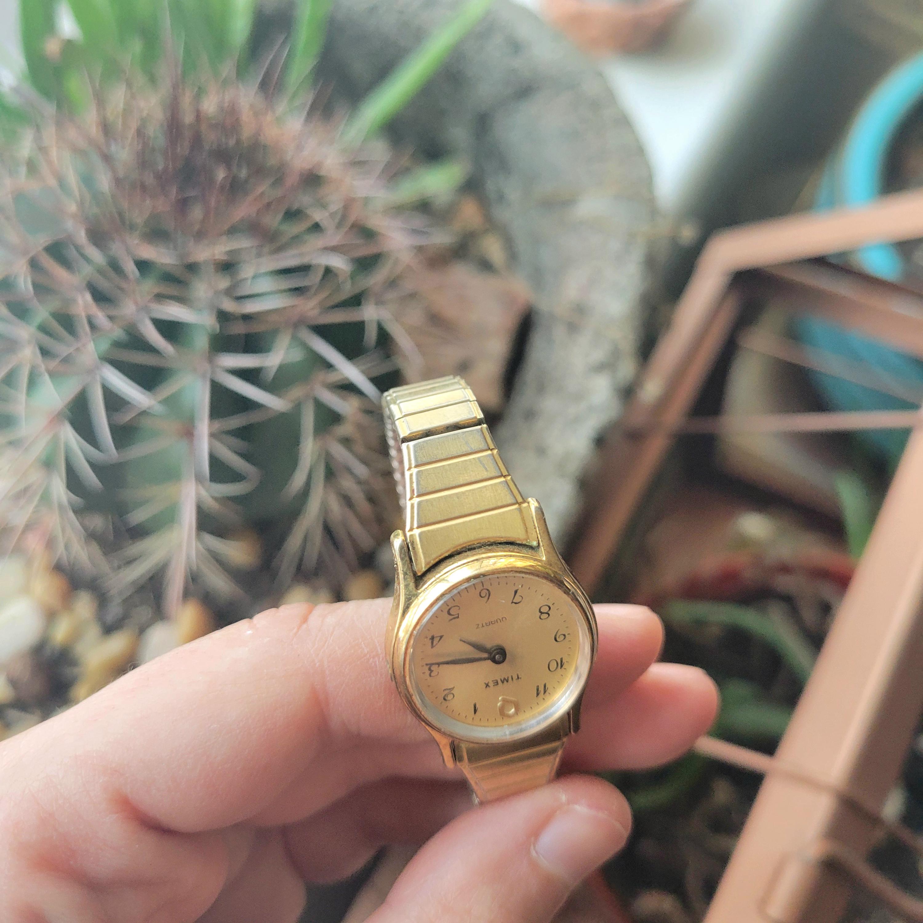 Vintage Timex Quartz Classic Gold Round Stretch Watch - Etsy