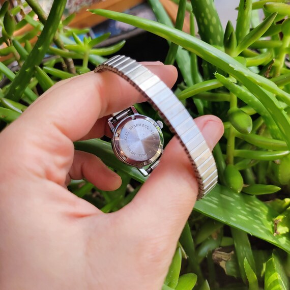 Classic Nelsonic Silver Stretch Watch - Etsy display picture 2