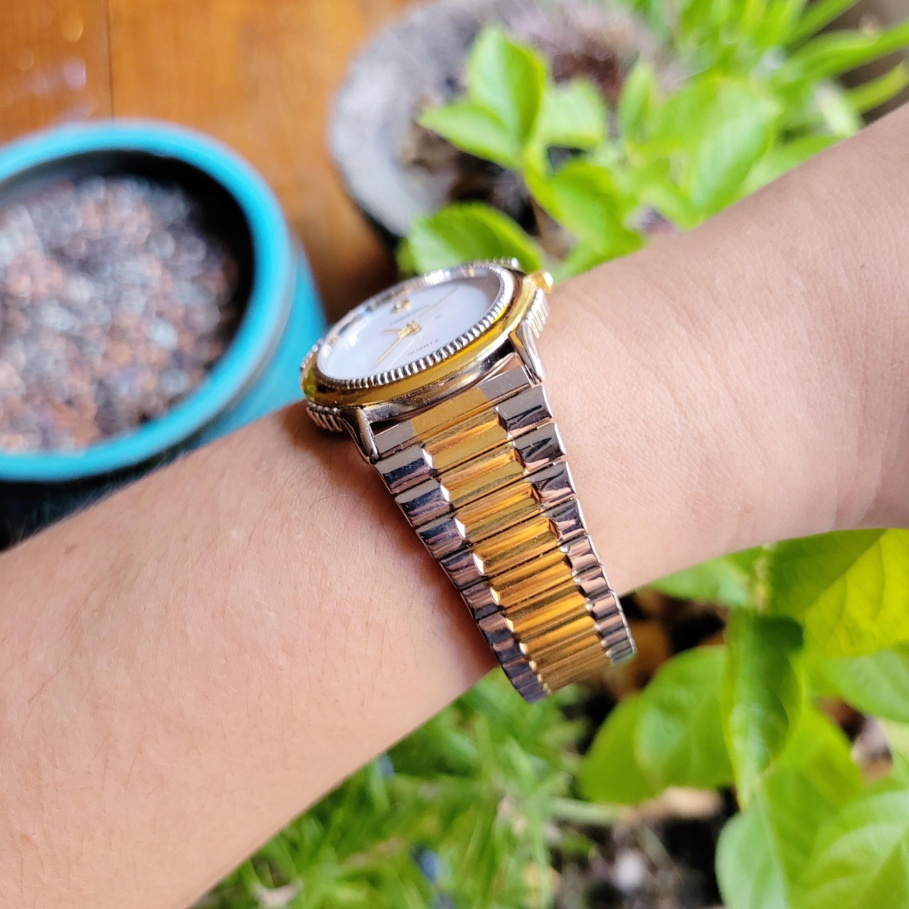 Capezio Classic Womens Womans Gold & Silver Quartz Round  display picture 3
