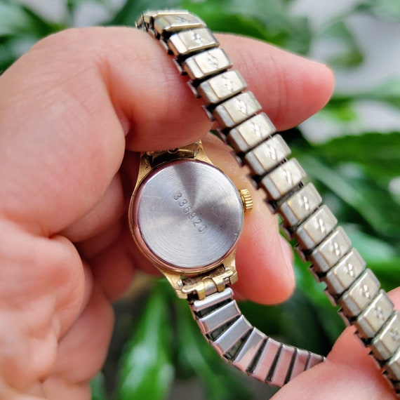 Vintage USSR Soviet Sekonda 17 Jewels Classic Watch Vintage USSR Soviet Sekonda 17 Jewels Gold & Silver Dainty  main image 3
