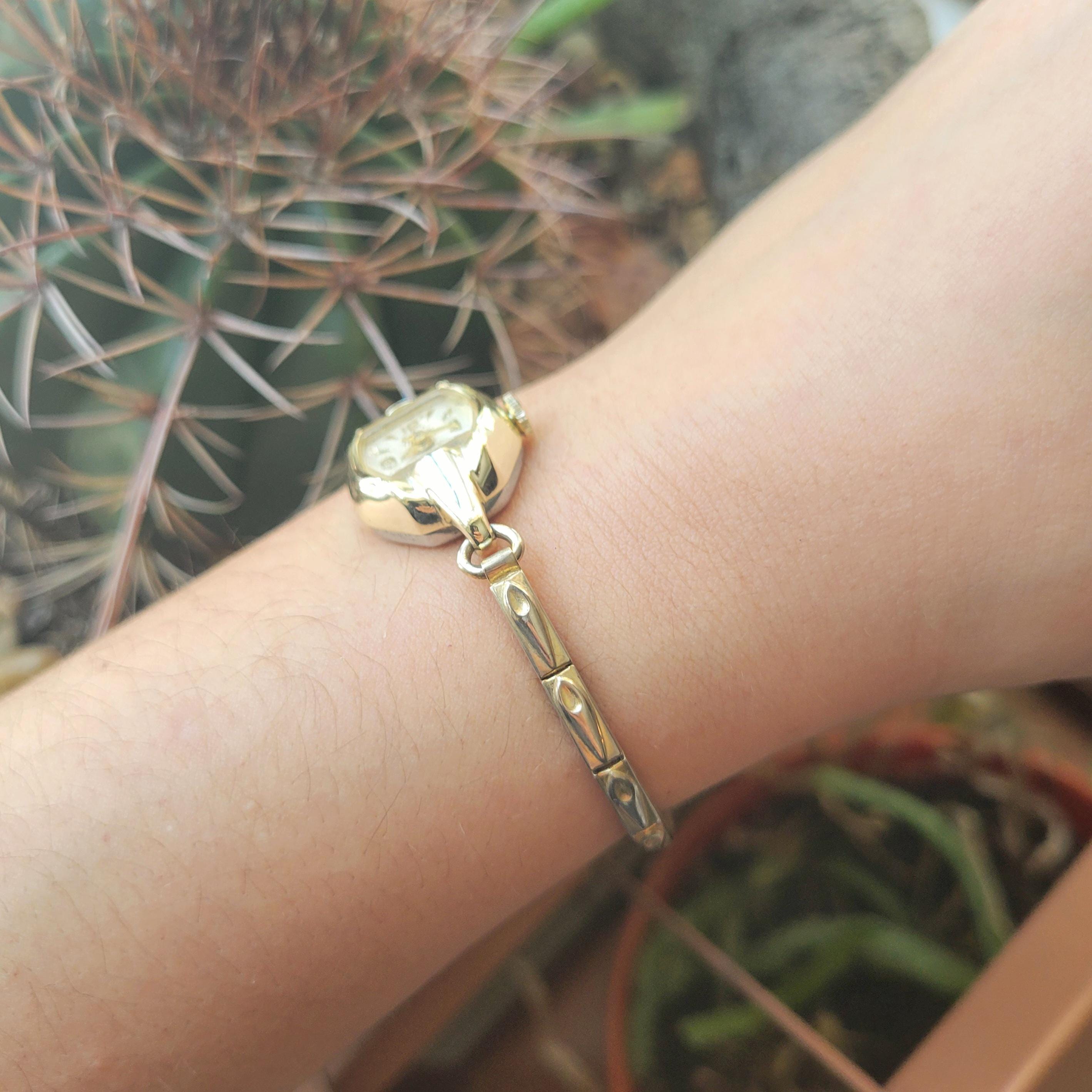 Vintage Swiss Herlin Gold Dainty Quartz Classic Square 