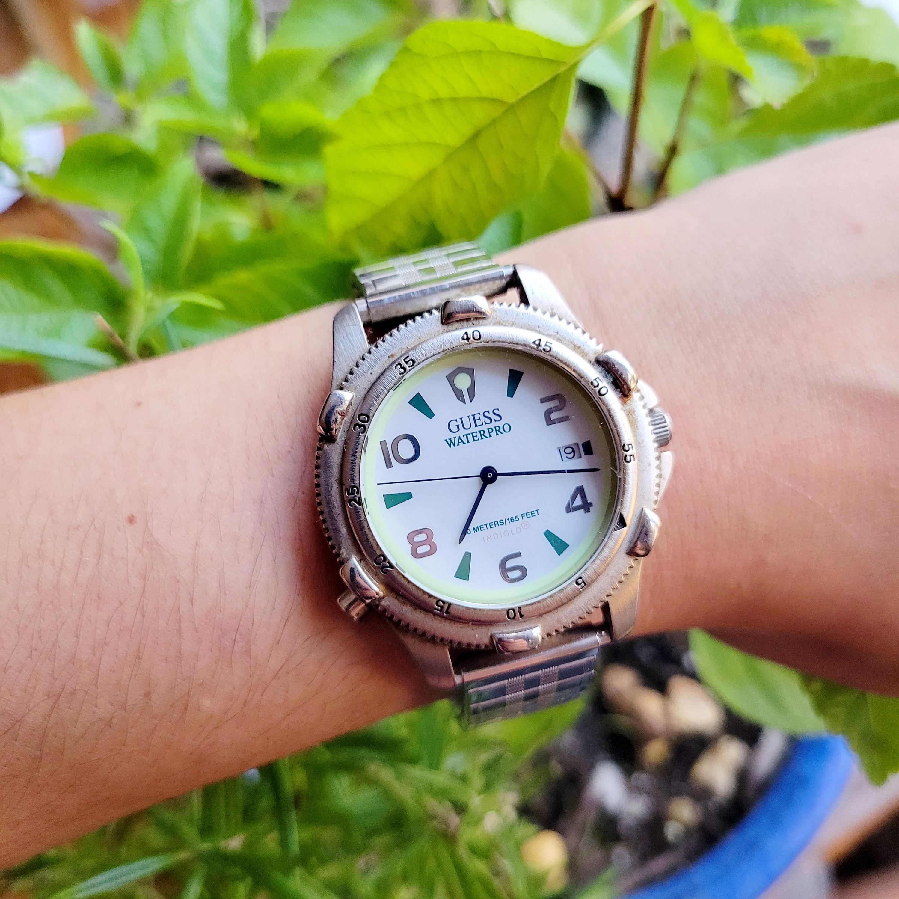 Vintage Guess Waterpro Classic Silver Womens Womans Analog  display picture 1