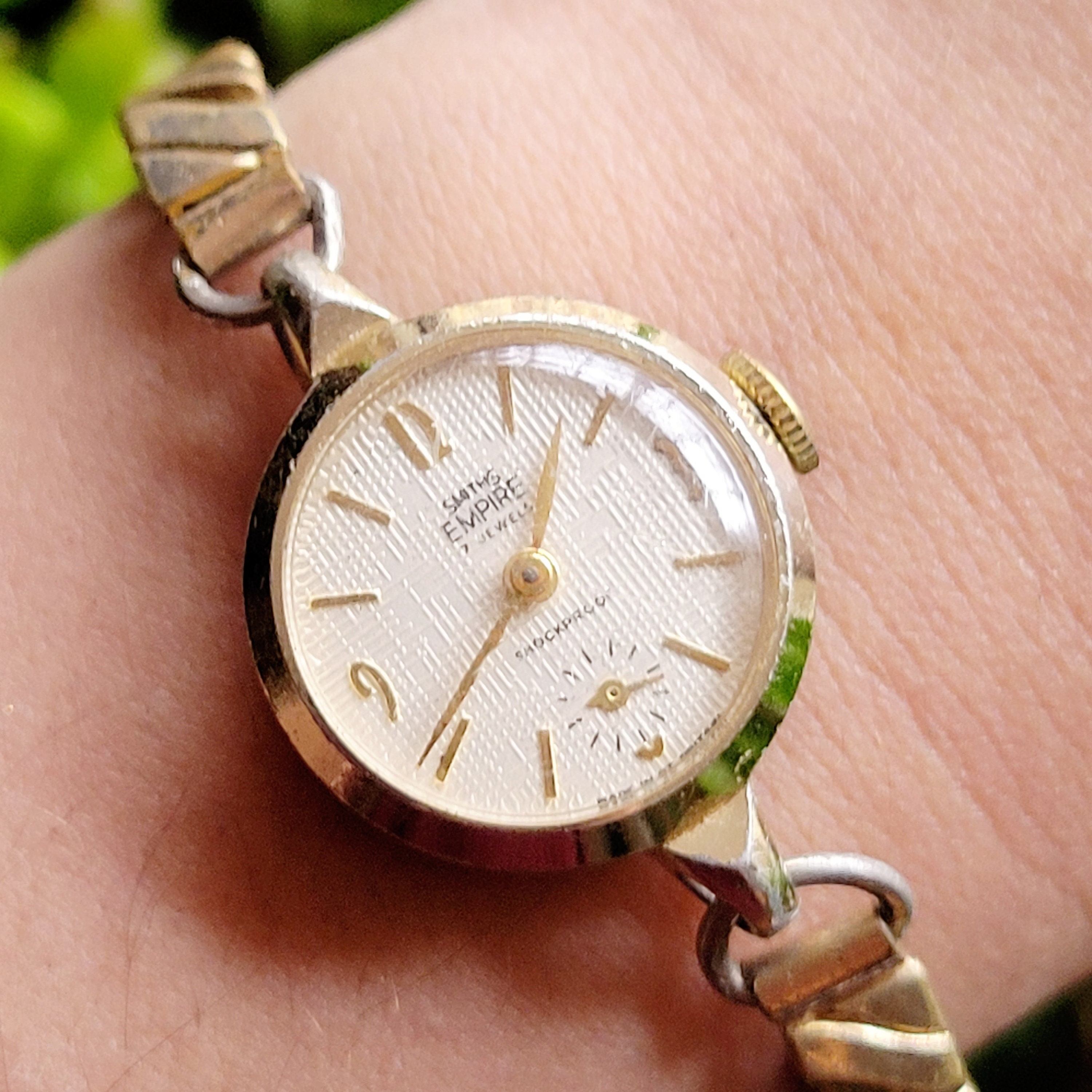 Vintage Smiths Empire 7 Jewels Gold Stretch Watch - Etsy display picture 2