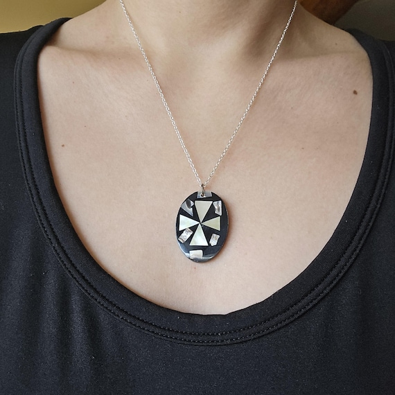 Handmade Thai Abalone Shell Geometric Pendant Nec… - image 3