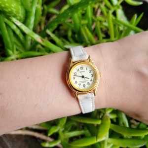 Vintage Lorus Classic Genuine Leather White & Gold Watch