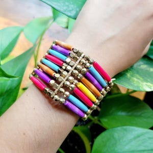 Pulsera de cuentas de arcoíris doradas estilo boho
