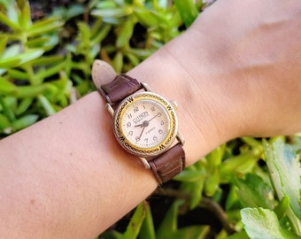 Relógio Citron 17 Jewels em couro sintético