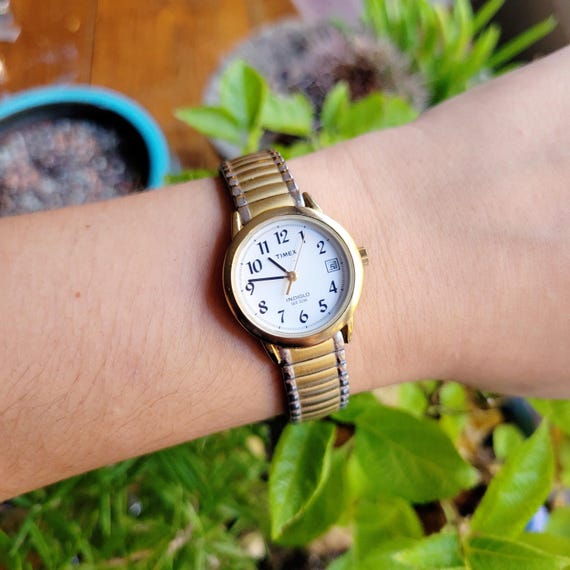 Vintage Timex Indiglo Classic Womens Womans Gold & Silver  display picture 3