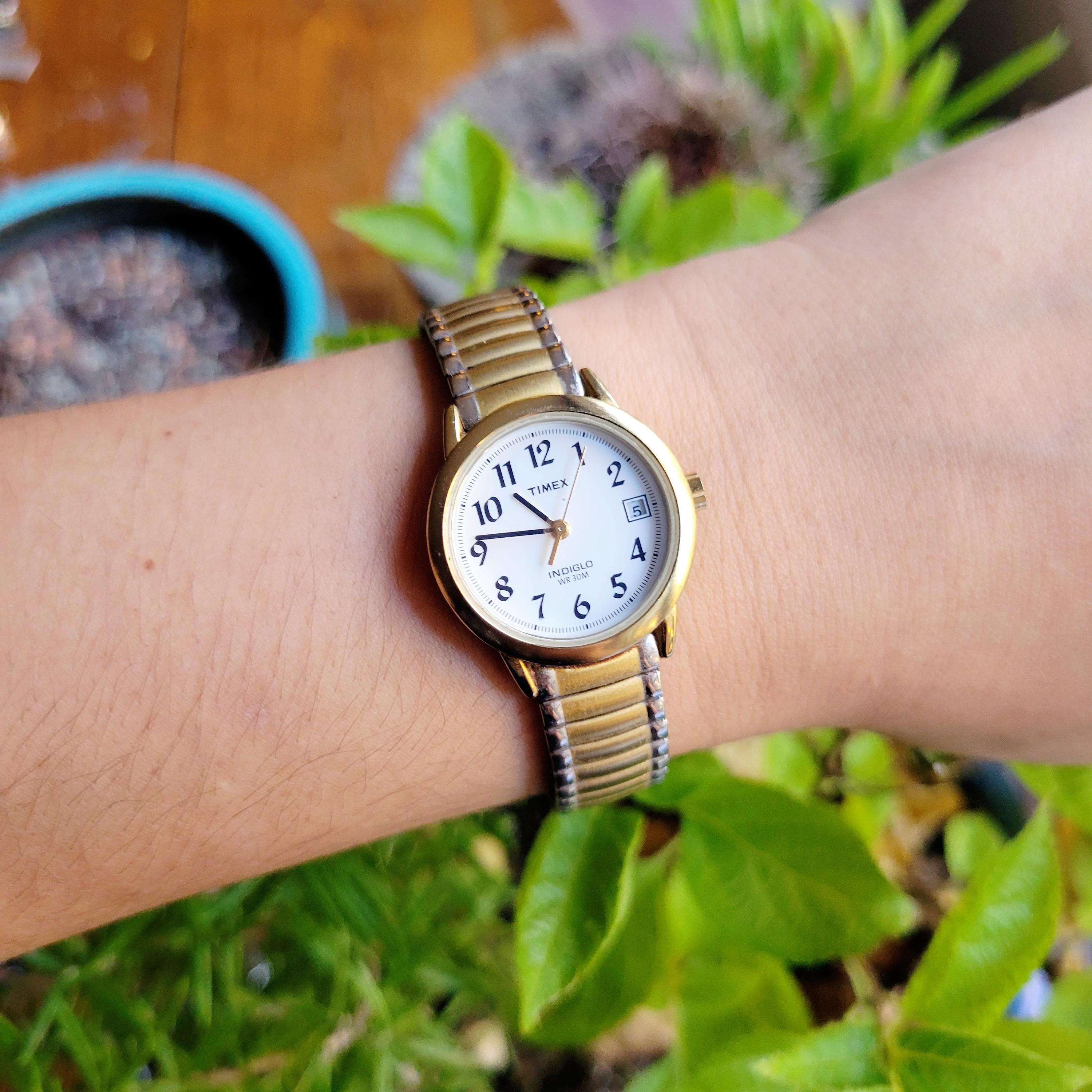 Women\'s Timex Indiglo metal bezel stainless steel watch gold and silver Vintage Timex Indiglo Classic Womens Womans Gold & Silver  main image 2
