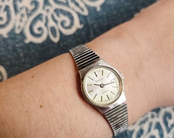 Vintage Armitron Classic Silver Watch - Etsy display picture 1