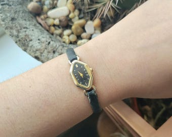 Vintage Citizen Quartz Dainty Classic Gold & Black Leather Watch