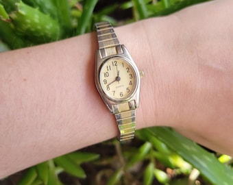 Classic Quartz Dainty Stretch Watch - Etsy display picture 1