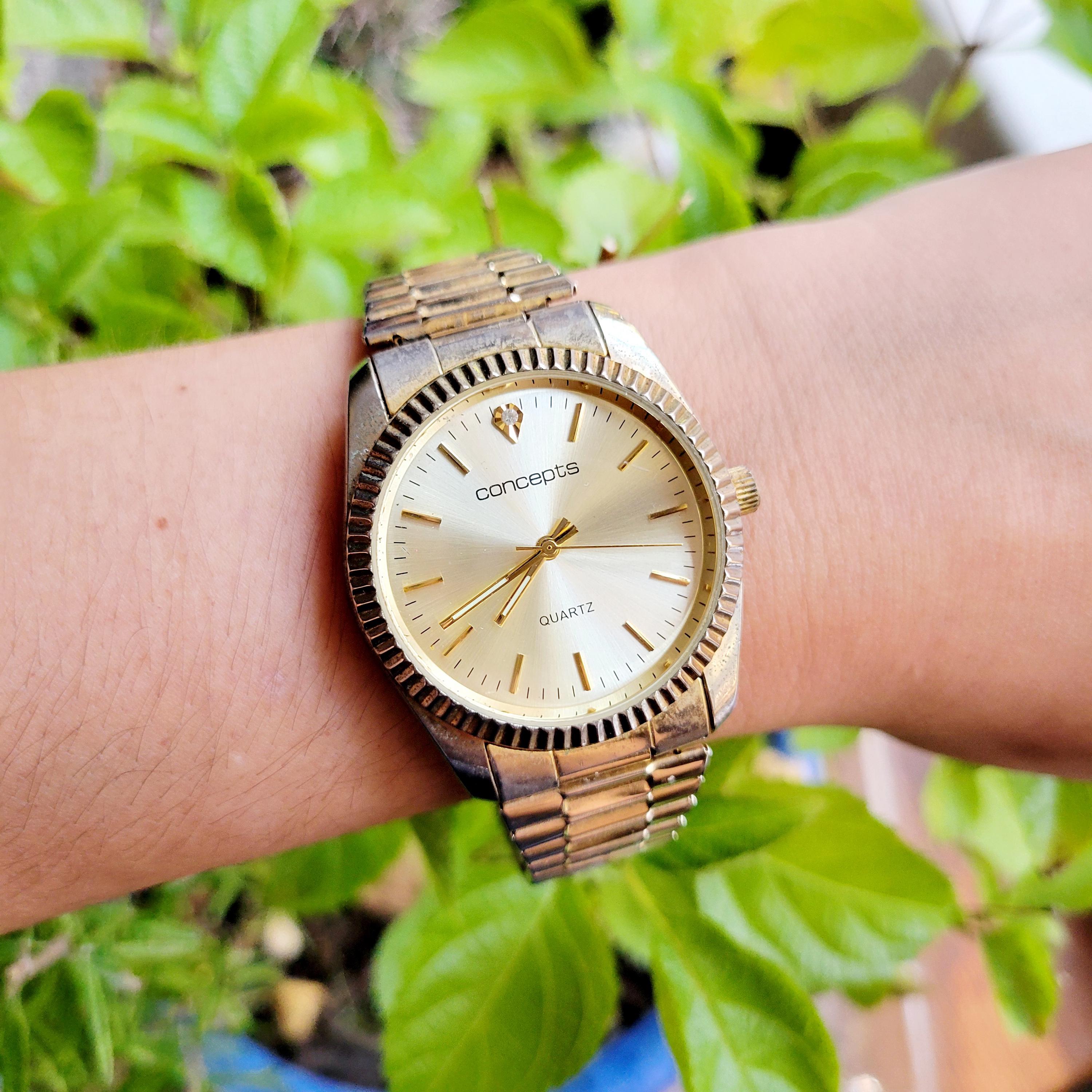 Classic Gold Concepts Genuine Diamond Women display picture 1