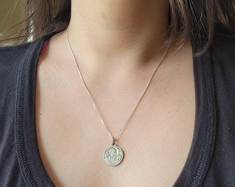 RARE* Vintage 925 Sterling Silver Double Sided Virgin Mary & Pope Medallion Coin Disc Necklace