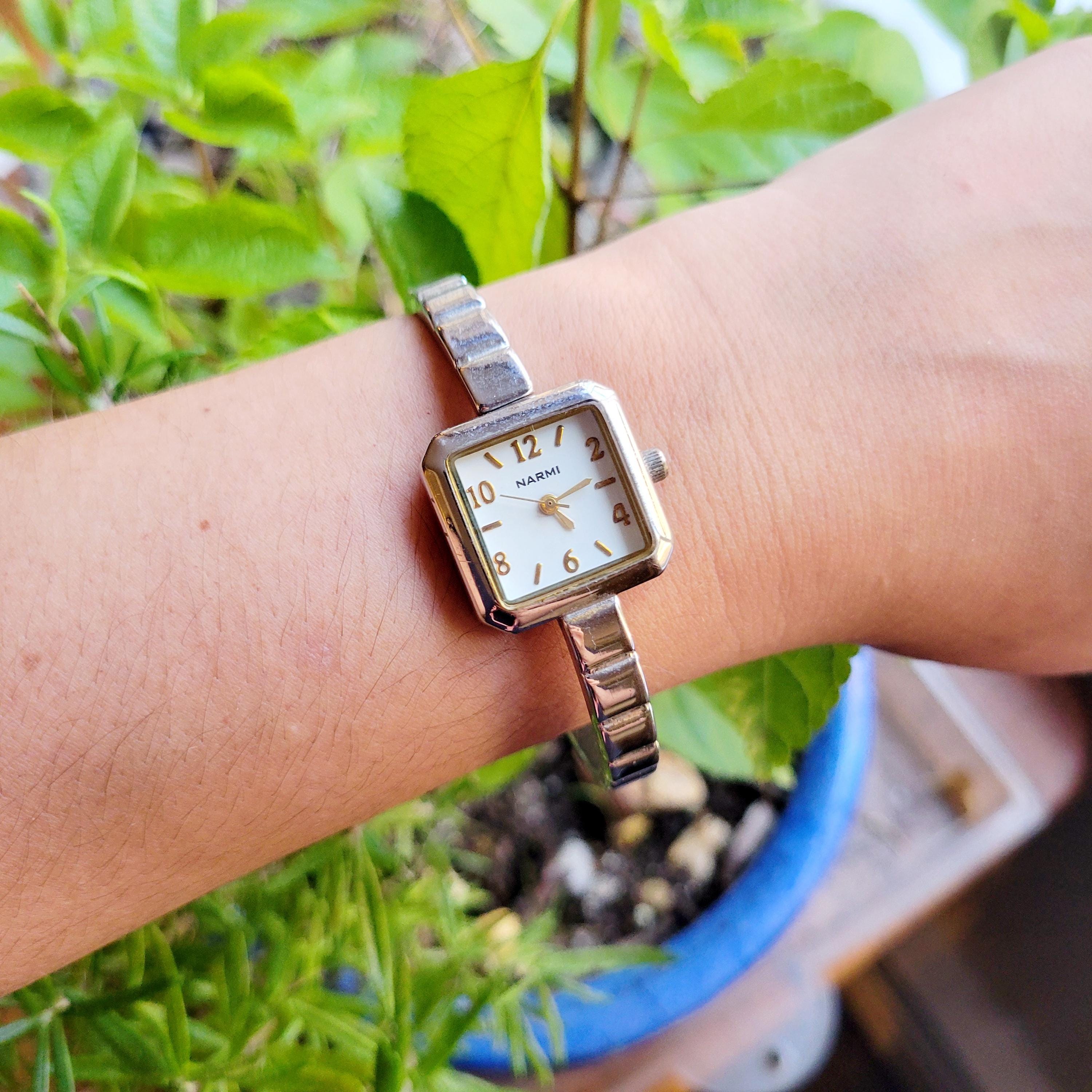 Classic Narmi Classic Silver & Gold Womens Womans Square  display picture 1