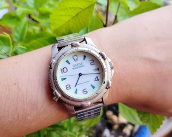Guess. Vintage 1997 Waterpro  Watch  silver / Gold Tone 6 1/2 (New Battery ) Vintage Guess Waterproof Watch Women Silver Gold Tone 50M  main image 3