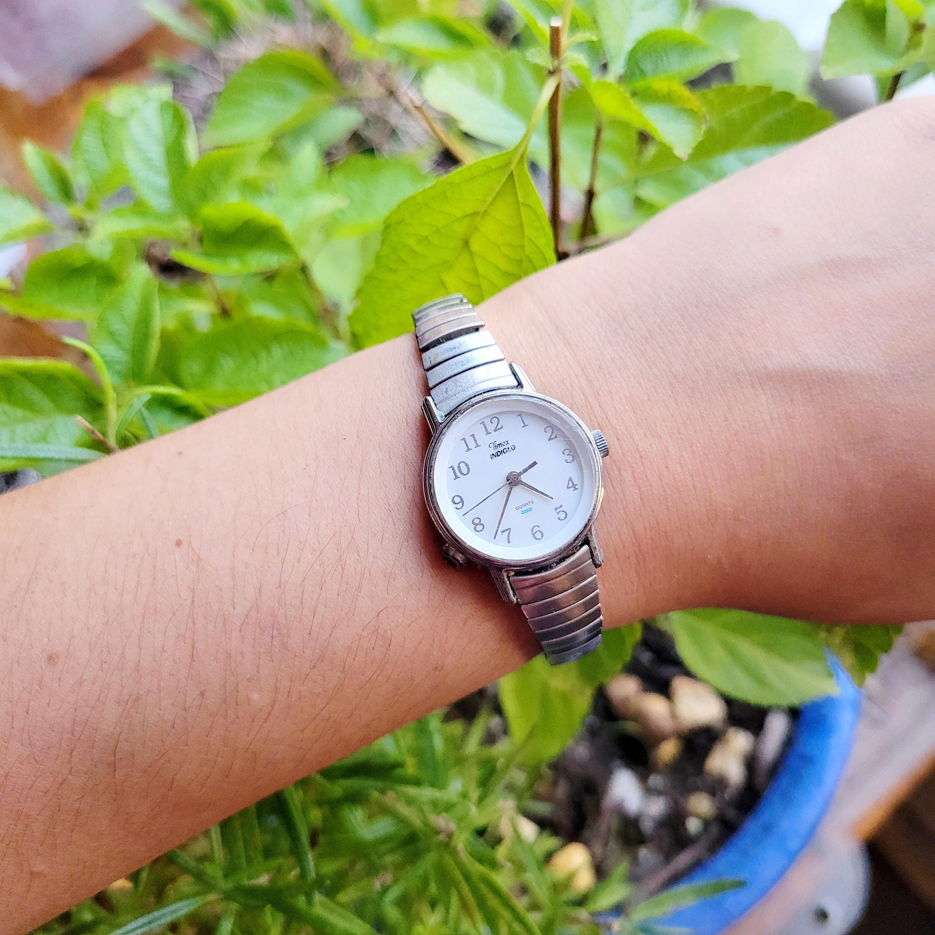 Vintage Timex Indiglo Classic Silver & Blue Womens Womans Analog