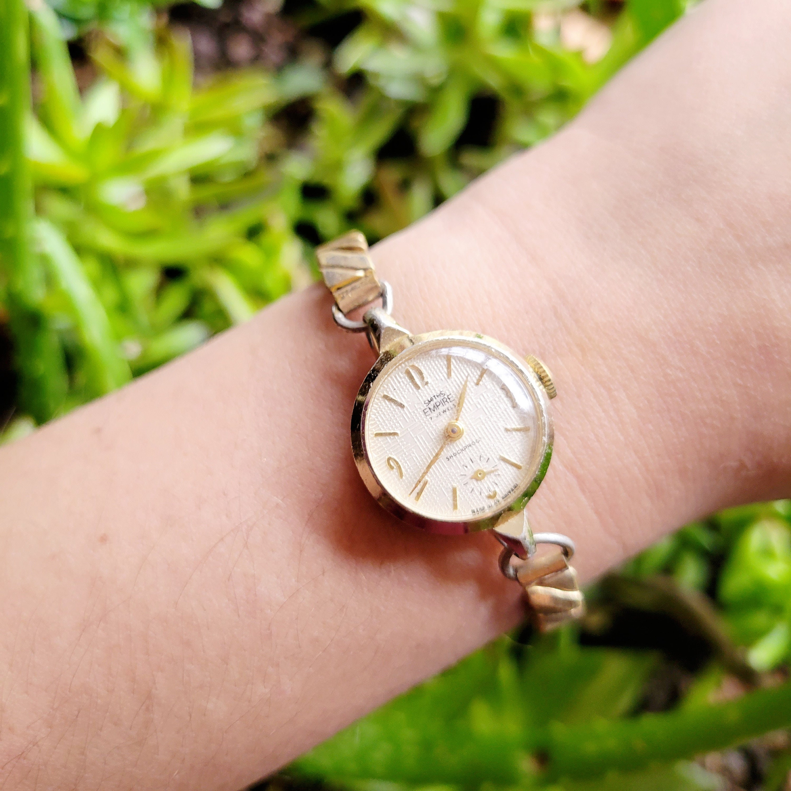 Vintage Smiths Empire 7 Jewels Gold Stretch Watch - Etsy display picture 3