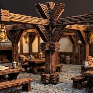Puede incluir: Un diorama de taberna en miniatura con vigas de madera marrón oscuro, suelo de piedra y linternas colgantes. La escena incluye mesas de madera con bancos, jarras de color estaño y pequeñas figuras de un elfo, un enano y un humano sentados.