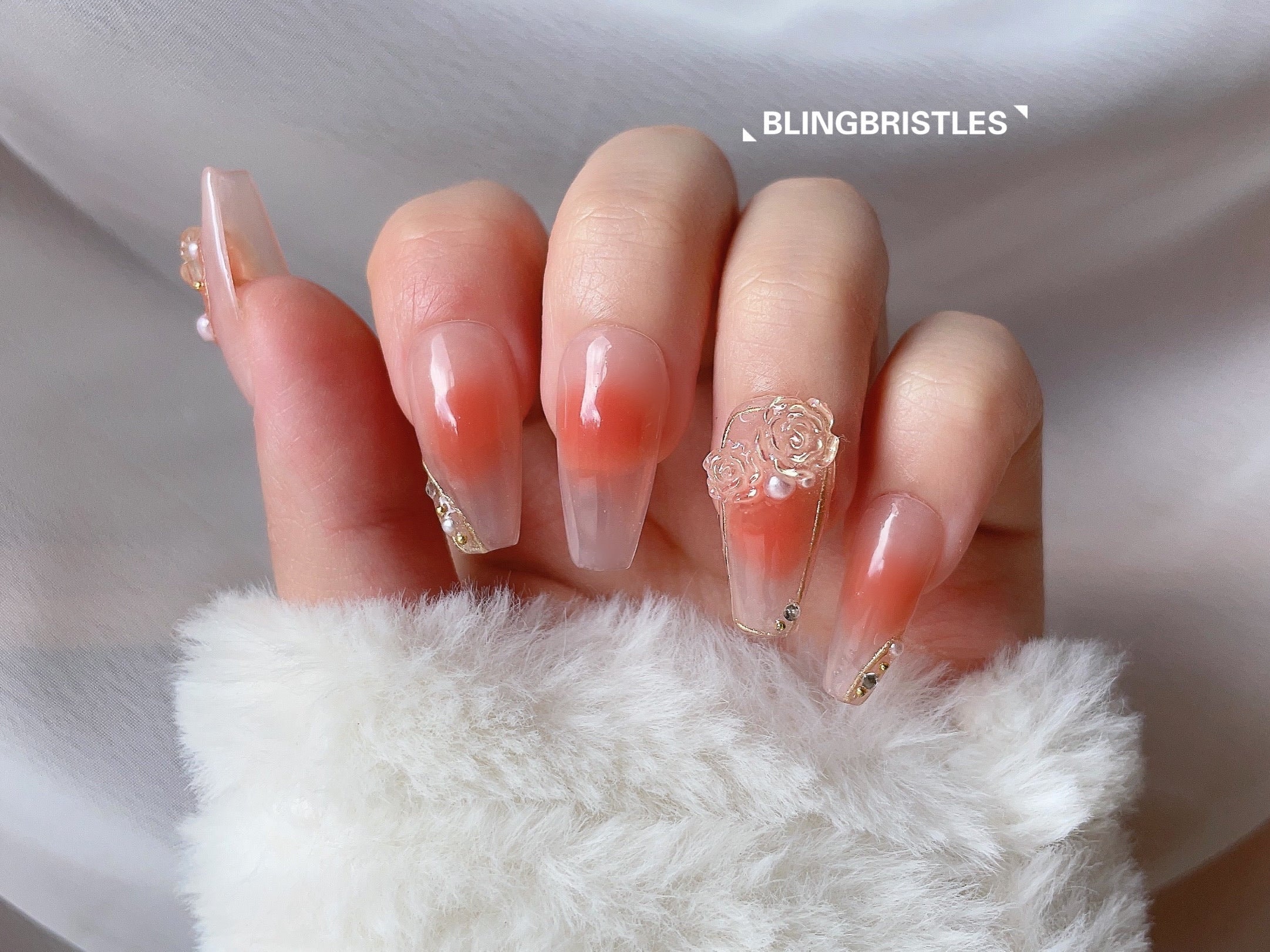 Blush Press On Nails Wearing Nail Blush Love Short Nail Patch Shaking