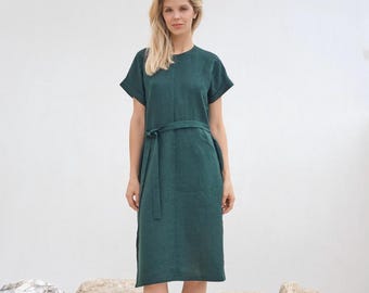 Vestido de lino: Maxi cruzado verde esmeralda, tallas grandes, estilo casual de verano.