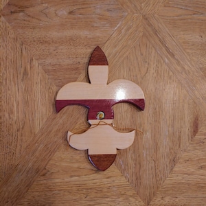 Wooden Fleur-de-lis Wall Decor