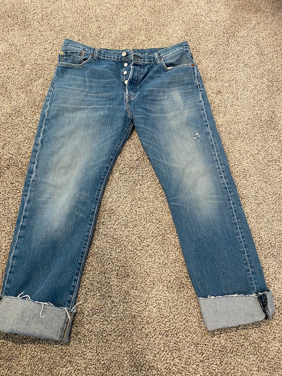 Levi's 501 36x32 cropped