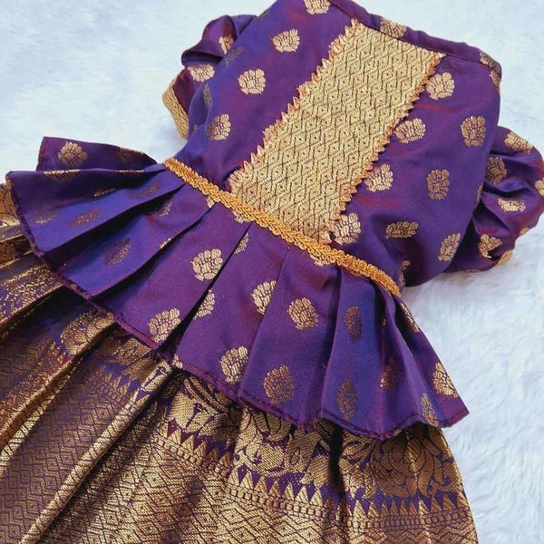 Furvilla etnische Pattu-jurk – wijnkleur – traditionele jurk voor katten en honden