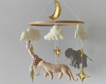 Safari mobile // Baby mobile neutral animals Africa // shower baby