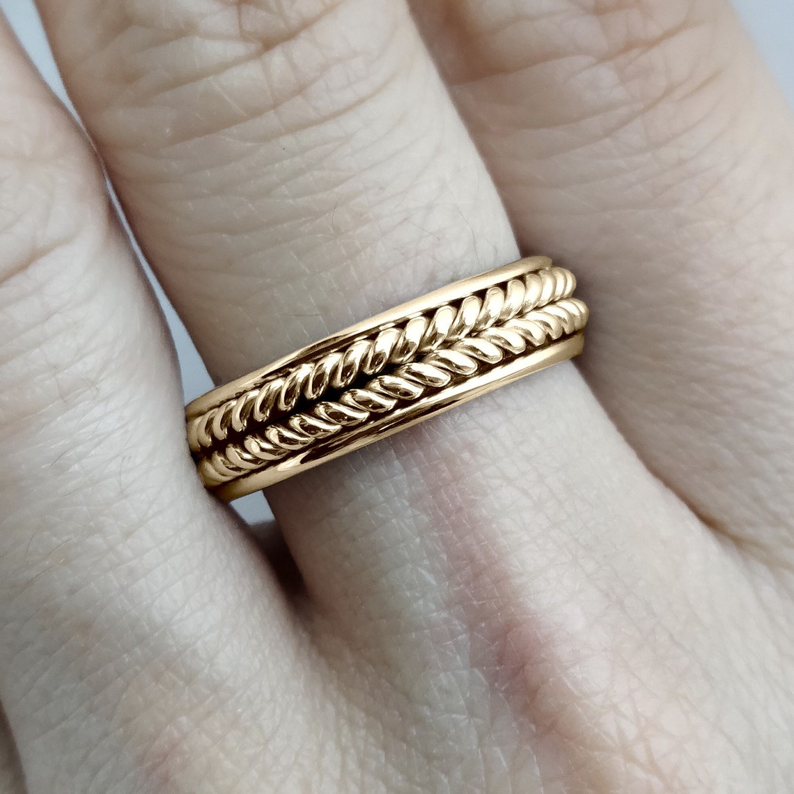 Twisted Wedding Band / 18k Yellow Gold Wedding Band