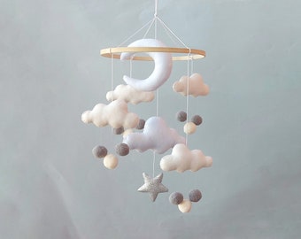 Crib mobile nursery, Baby mobile, Neutral baby mobile, Cloud mobile, Moon mobile, Monochrome mobile, Nursery Decor, Cloud decor