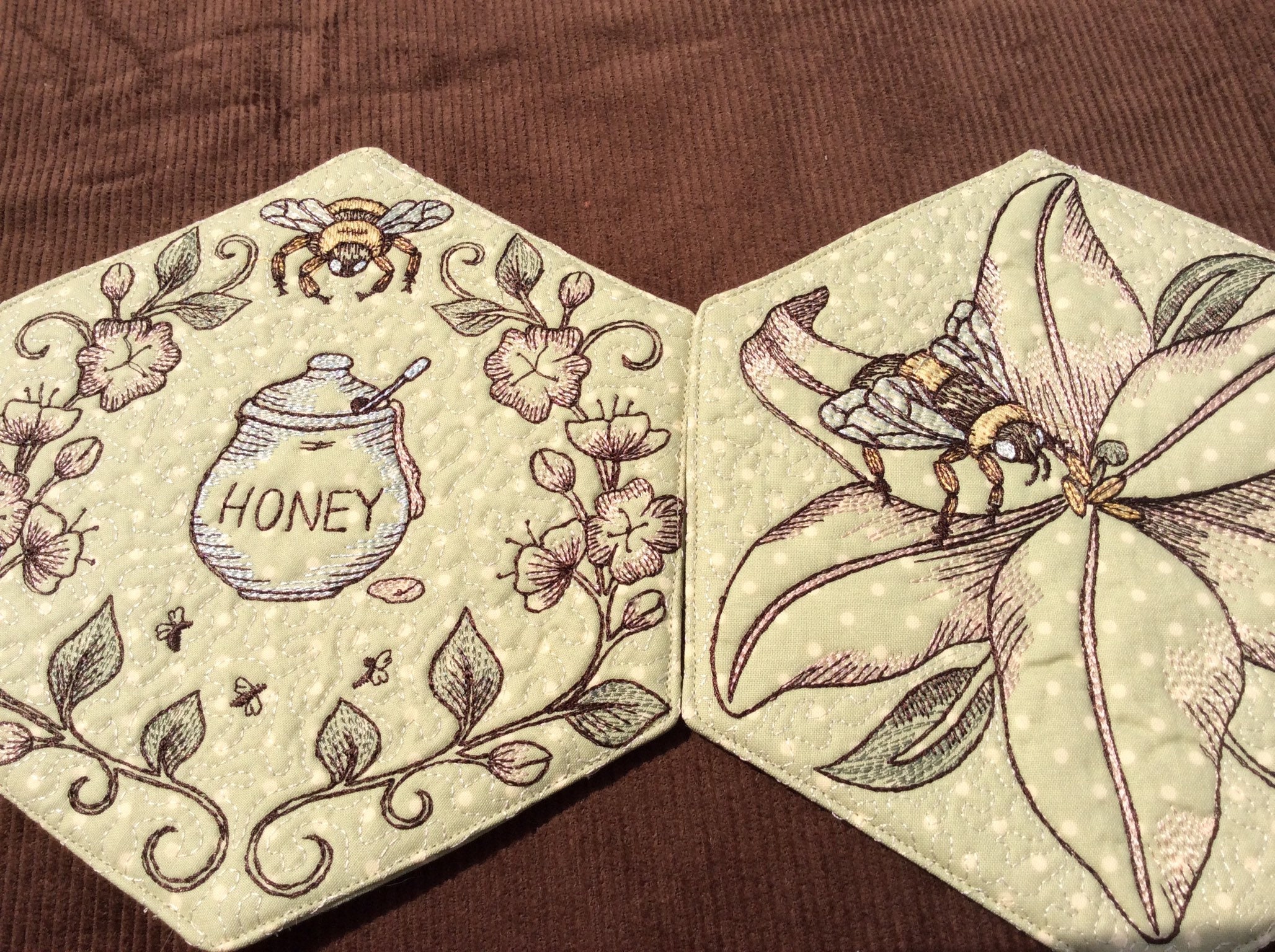 Honeybee Hot Pads, Trivet, Table Mat, Centerpiece, Table Protector, Embroidered Pads Etsy