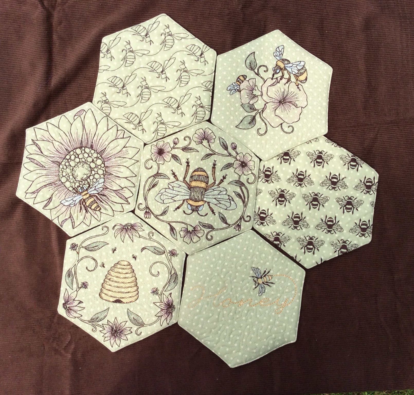 Honeybee Hot Pads, Trivet, Table Mat, Centerpiece, Table Protector, Embroidered Pads Etsy