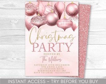 Puede incluir: Invitación a una fiesta de Navidad rosa con texto de purpurina dorada. La invitación presenta un fondo rosa con textura brillante y un diseño de adornos navideños rosas con detalles dorados. El texto dice "Christmas Party" con "Hosted by The Millers" debajo. La invitación también incluye la fecha, la hora, la ubicación y la información de RSVP.