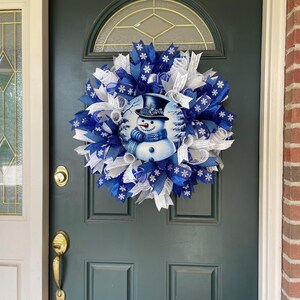 Winter Snowman Wreath Blue Mesh Door Decoration Christmas Porch Entrance Decor Whimsical Holiday Gift Large Size Royal Snowflake Design bild 7