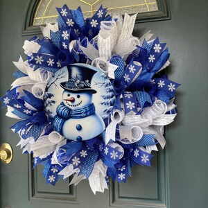 Winter Snowman Wreath Blue Mesh Door Decoration Christmas Porch Entrance Decor Whimsical Holiday Gift Large Size Royal Snowflake Design bild 6