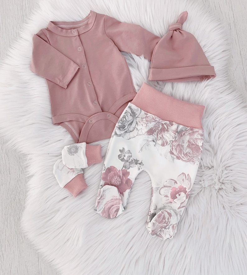 Newborn girl coming home outfit dusty rose Baby girl clothes set Baby hospital outfit floral Take home outfit Baby girl onesie Baby hat pink