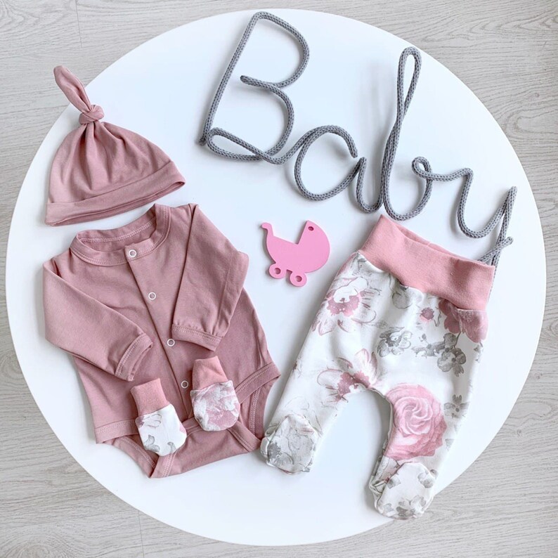 Newborn girl coming home outfit dusty rose Baby girl clothes set Baby hospital outfit floral Take home outfit Baby girl onesie Baby hat pink