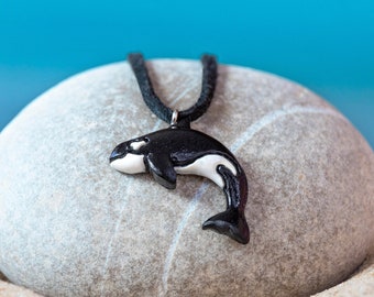 Compact orca whale necklace, Killer whale choker resin, Small Orca fluke pendant, Marine animal jewelry unisex, Dark animal resin gift men