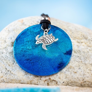 Adjustable resin necklace with sea turtle charm, Round and lightweight ocean style pendant for women, Beach jewelry with sea animal gift